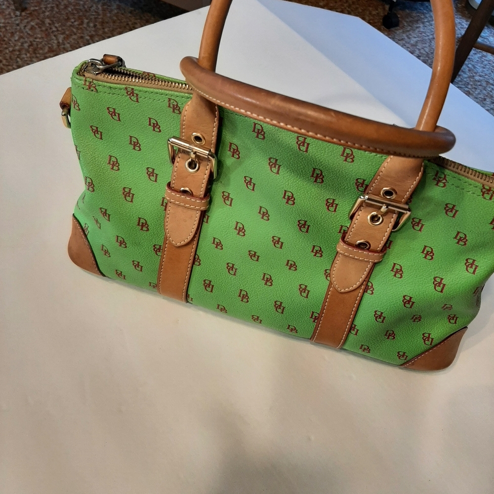 Dooney and Bourke green with red DB light brown leather trim 👜